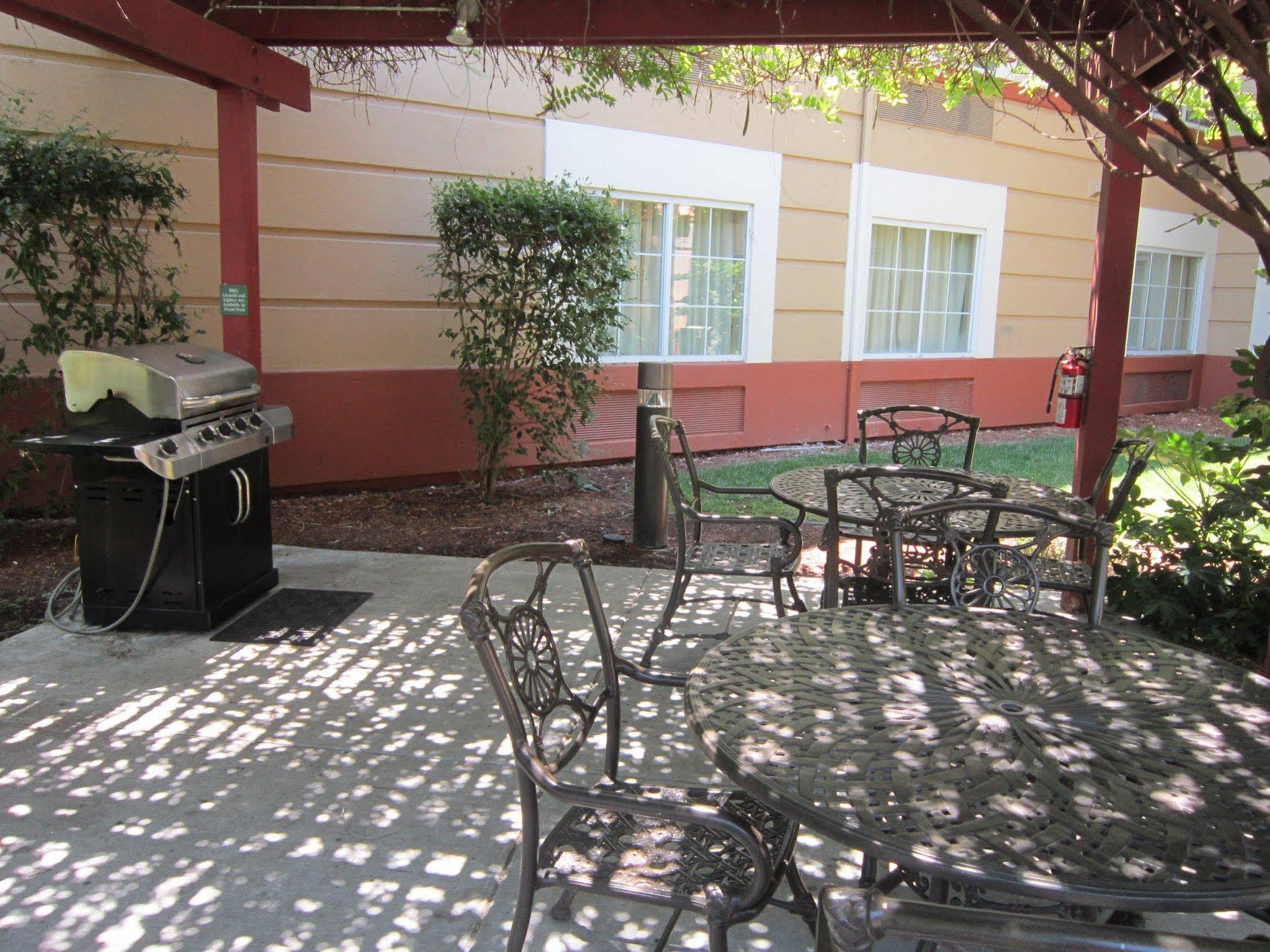 Extended Stay America Suites - Pleasanton - Chabot Dr Zewnętrze zdjęcie